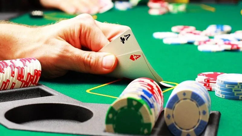 Cách Chia Bài Poker: Bí Quyết Chuyên Nghiệp Từ A Đến Z image-1732944647288